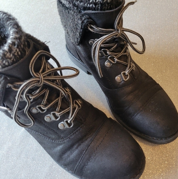 (SOLD ON MERC)White mountain Daley black boots - Picture 3 of 6